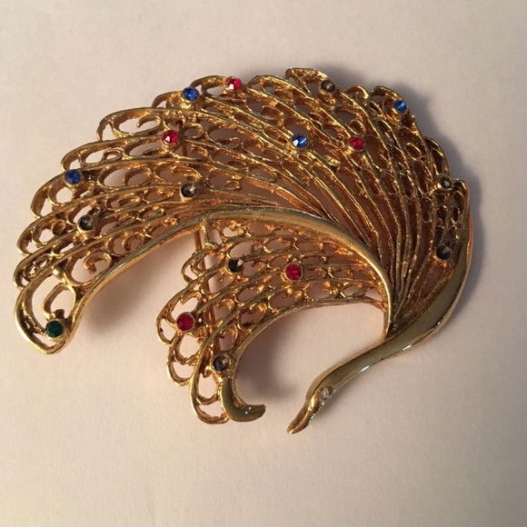 Filigree Swan Brooch - Picture 3 of 8